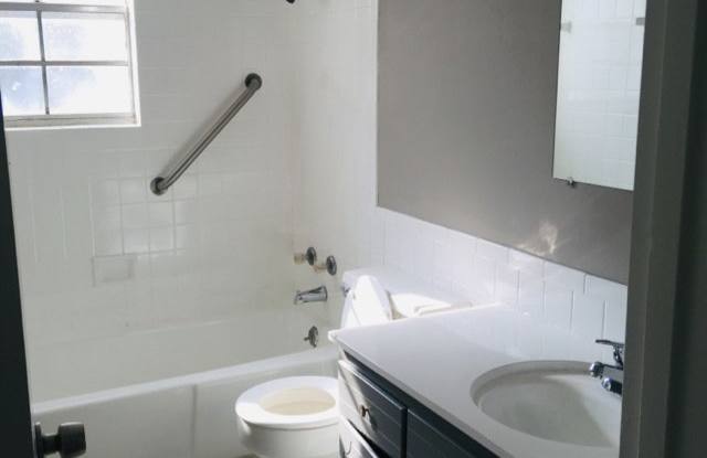 8725 Countryshire Lane Gallery 4