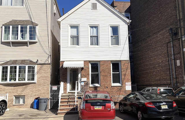 284 MAGNOLIA AVE photos photos