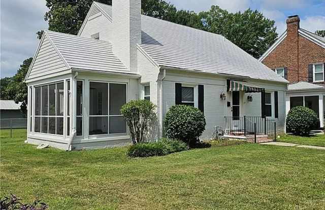 Charming 4BR House in Petersburg's Walnut Hill photos photos