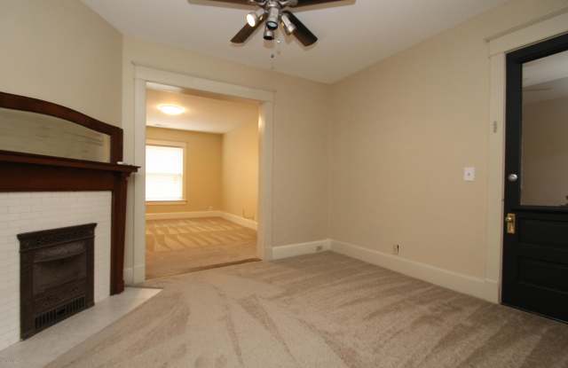 2914 Frankfort Ave photos photos