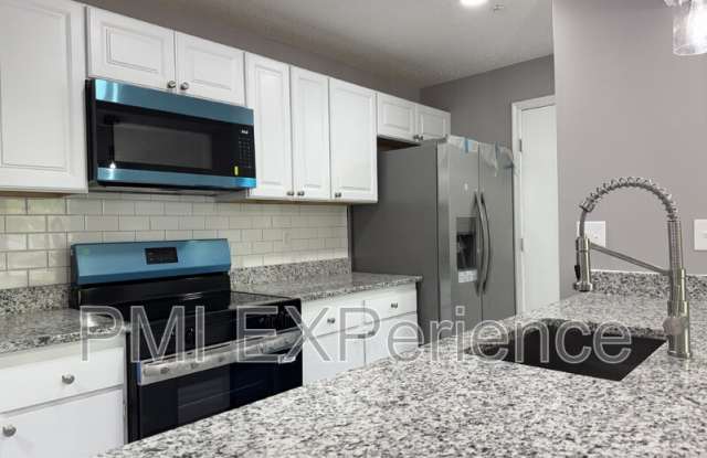 2607 Camelback Ln Gallery 1
