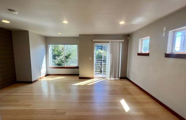 University District Townhome Gallery 4