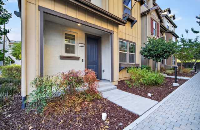1606 Hidden Creek Lane Gallery 2