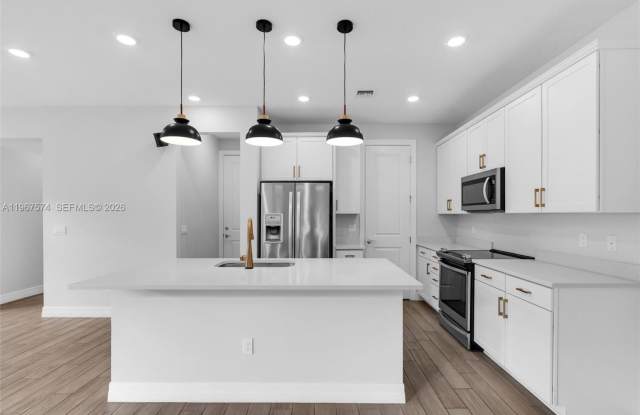 1595 Evergreen Terrace, Hollywood, FL 33021 photos photos