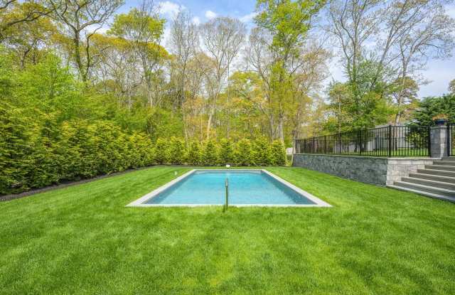 45 Columbine Avenue N Gallery 2