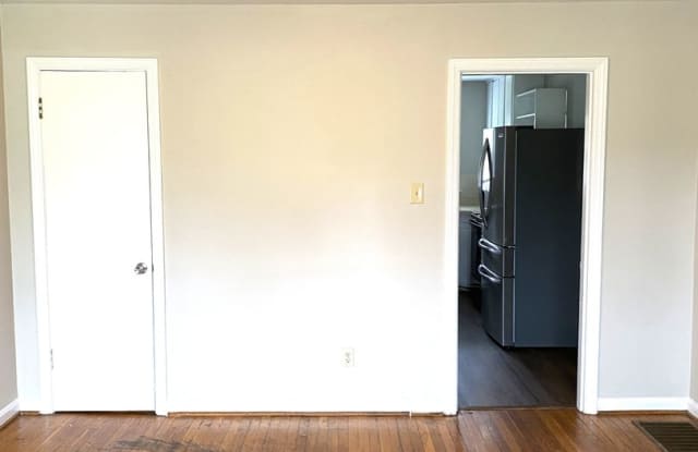 Move in during September and get TWO WEEKS FREE RENT for approved applicants Lafayette Area Duplex- Walk to High School   260602 Gallery 4
