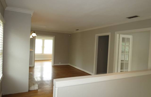 5944 Morningside Avenue Gallery 3