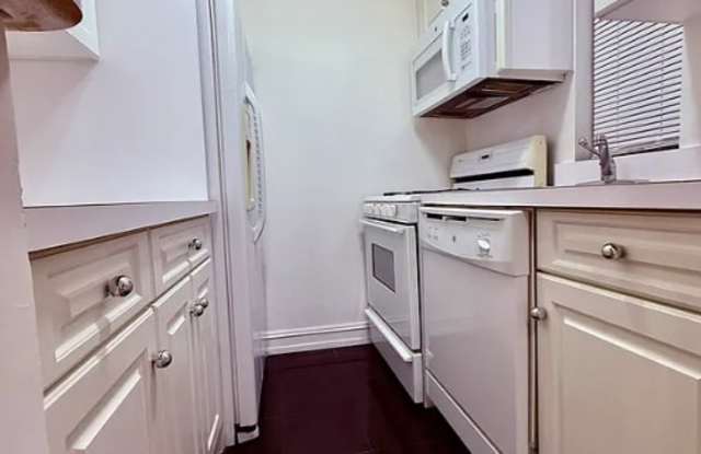 231 E 46th St photos photos