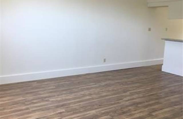 2331 N Ridge Road Gallery 2