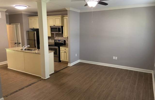 3 BR/2.5 BA Gallery 3