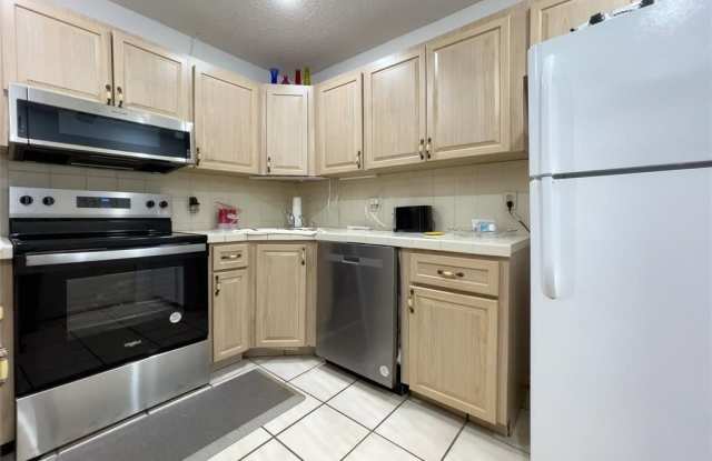 301 Knotty Pine Cir photos photos