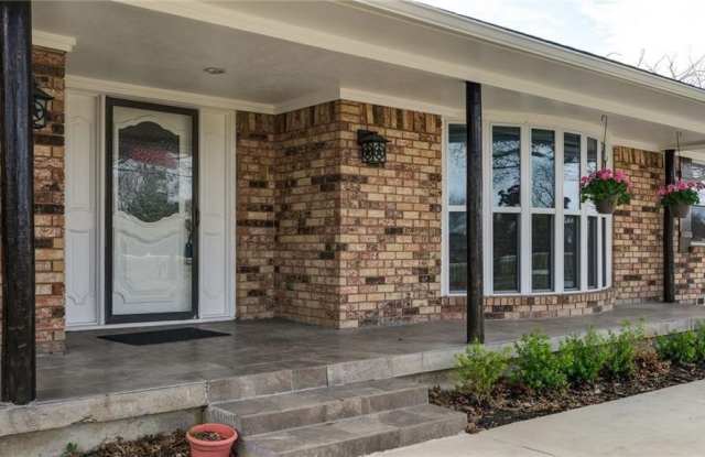 4604 Sachse Road Gallery 3