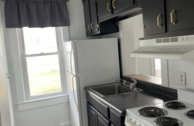 326 West 3rd Street - B - 326 West 3rd Street, Port Clinton, OH 43452