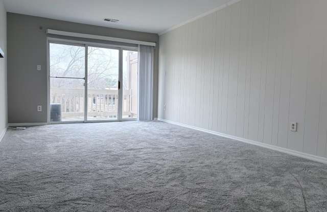 5823-S ROYAL RIDGE Drive Gallery 2