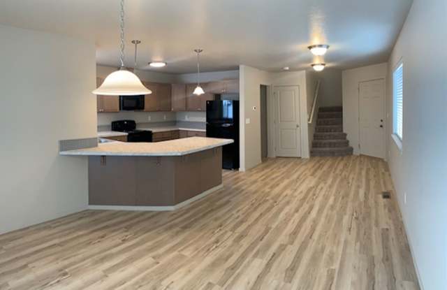 $1995 / 3br - 1392ft2 - 1/2 month free special, Brand New 3 bedroom 2.5 Bath town homes (Spokane Valley) Gallery 3