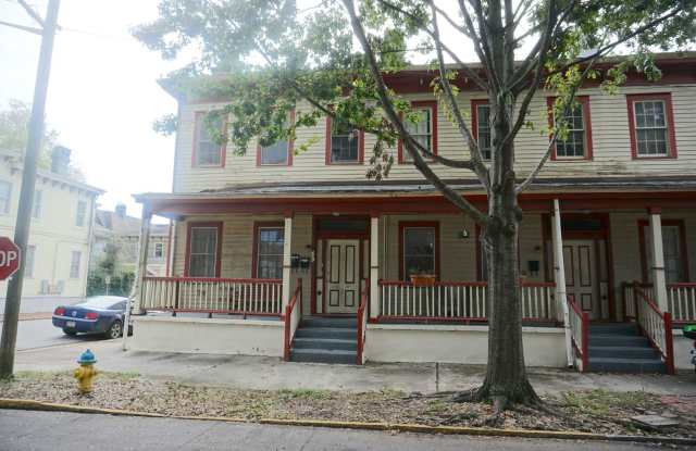 2 BED | 1 BATH | JUST RENOVATED | VICTORIAN DISTRICT photos photos