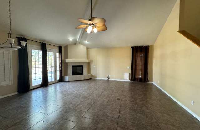 Stunning 4 bedroom custom home Mesa Gallery 3