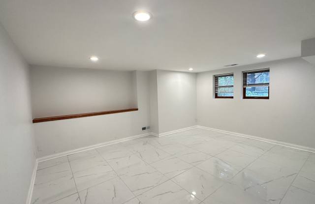 5632 N Saint Louis Avenue Gallery 2