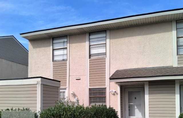 727-20 South Main Street - 727 South Main Street, Hinesville, GA 31313