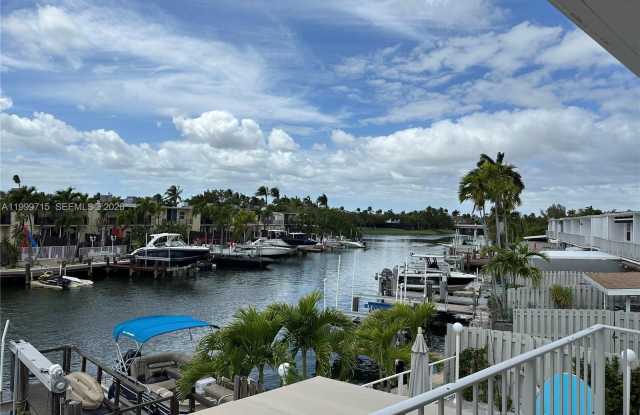 925 NE 26th Ave photos photos