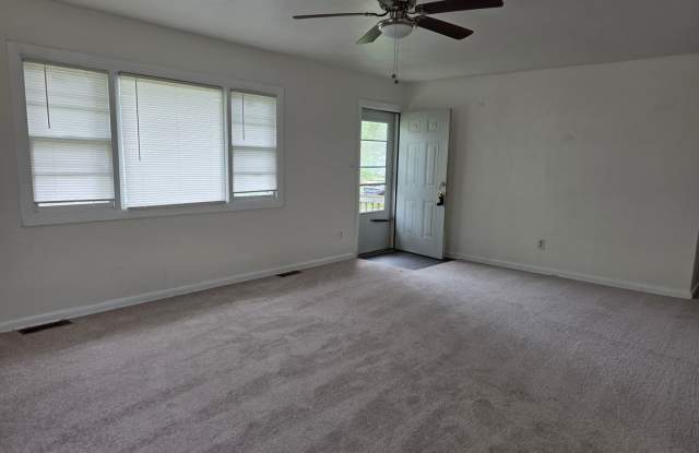 3 Bedroom, One Level Ranch-Located in Hampton! Gallery 3
