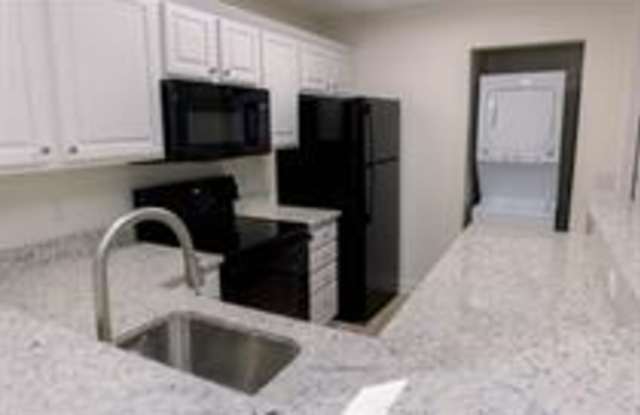 4418 Gold Flower Loop - 2F2 Gallery 4