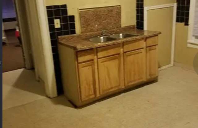 2413 N 37th St photos photos