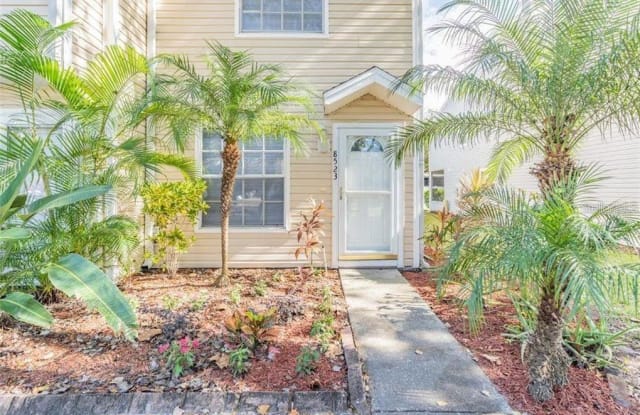 8523 J R MANOR DRIVE - 8523 J R Manor Drive, Town 'n' Country, FL 33634