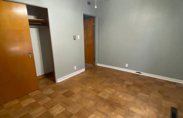 2 Bedroom, 1 Bath Single Family Home with Single Stall Garage 920 Ashland Waterloo, IA photos photos