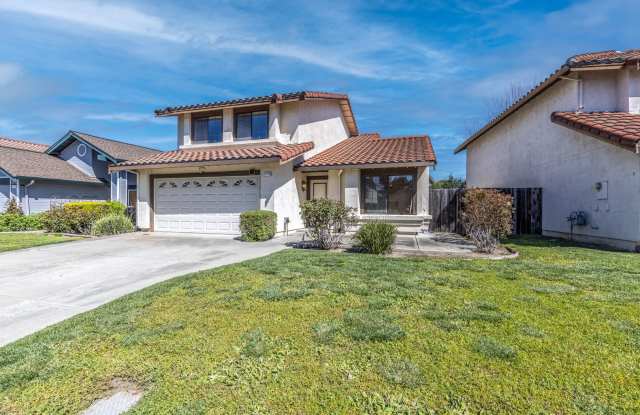 4 bed/3 bath Single Family Home w/ large backyard! photos photos