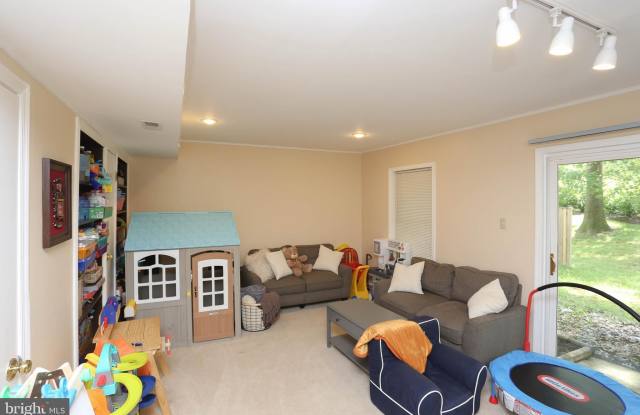 4723 LEYDEN WAY photos photos