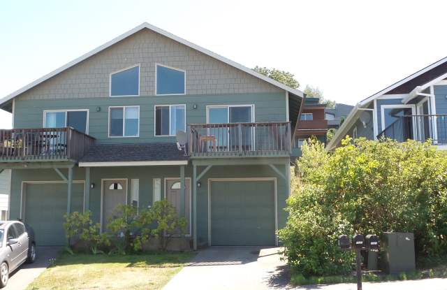 Application Pending - Townhouse for Rent Downtown Hood River photos photos