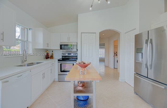 14133 SW 154th Pl Gallery 2