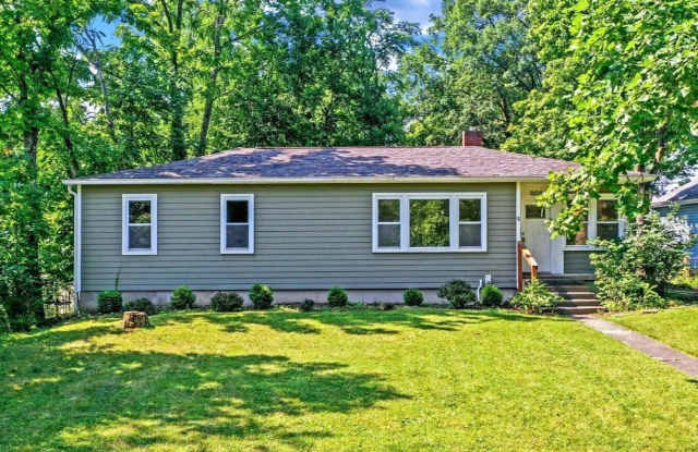 1604 E University Drive photos photos