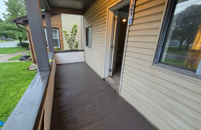 Lower 2 bedroom unit East Side Gallery 3