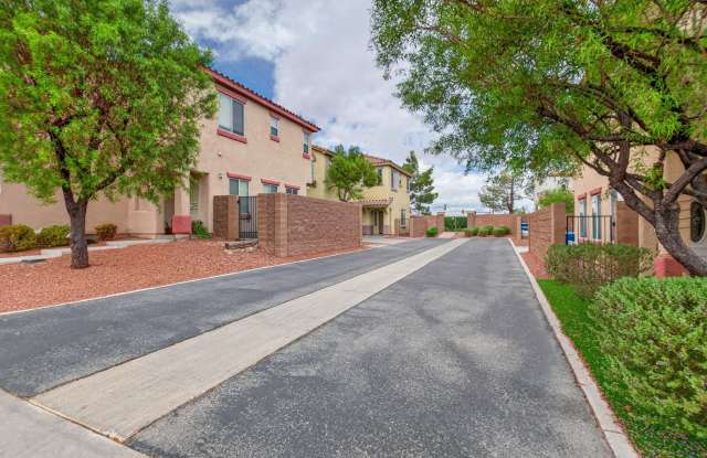 CHARMING TWO-STORY 3-BEDROOM RESIDENCE IN THE GATED SOUTHERN HIGHLANDS COMMUNITY! Gallery 3