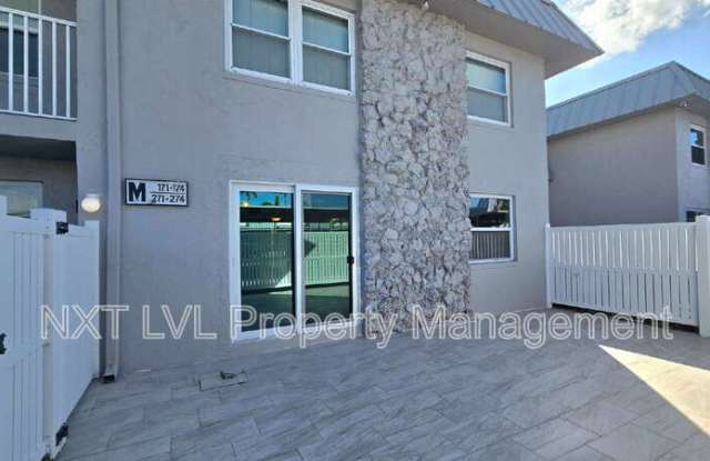6777 Winkler Rd Gallery 2