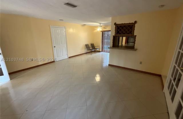 8837 N Crescent Dr Gallery 4