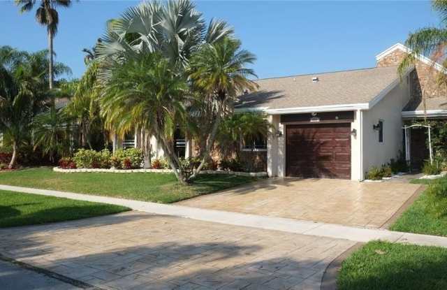 531 SW 167th Ter photos photos