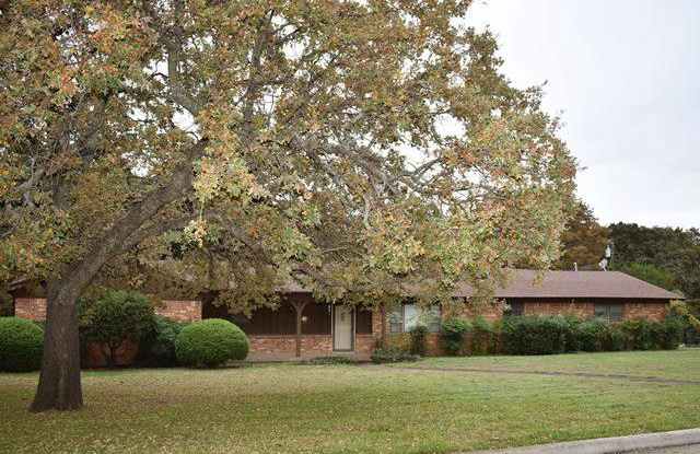 217 Oak Crest Hill Drive - 217 Oak Crest Hill Drive, Colleyville, TX 76034