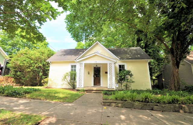 310 N East St photos photos