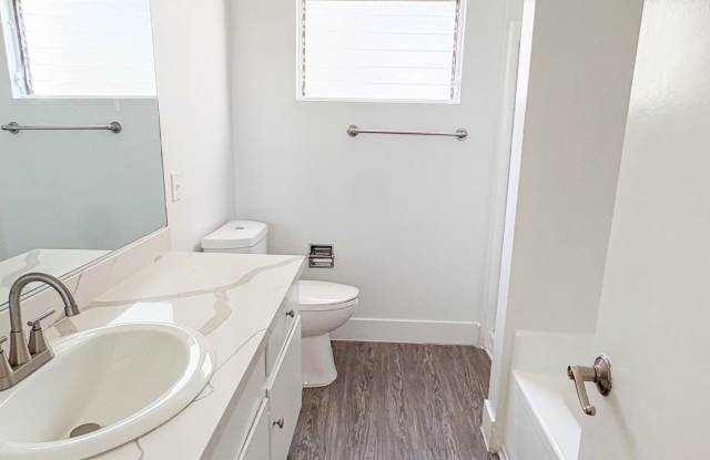 Studio City Midrise Apartments Gallery 4