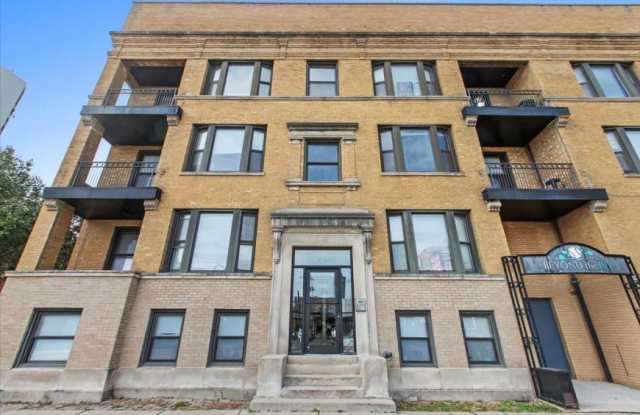 3706 N Sheffield photos photos