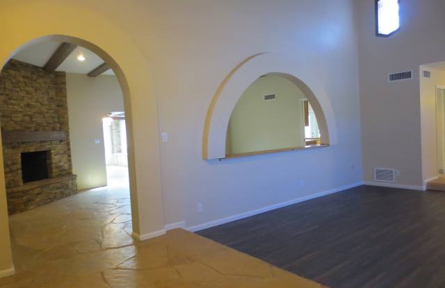 7221 N. 18th Pl. Gallery 4