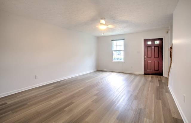 503 PARK MANOR Circle Gallery 3