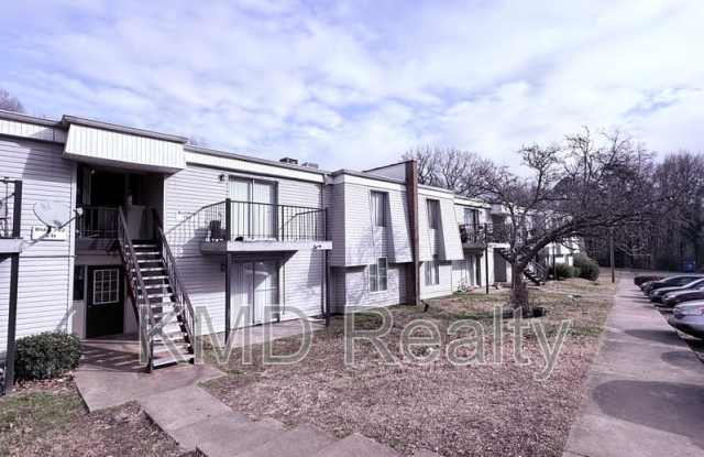 702 Farmhurst Drive photos photos