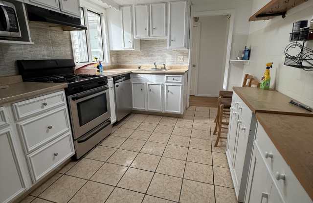 879 Salem St - 879 Salem Street, Malden, MA 02148