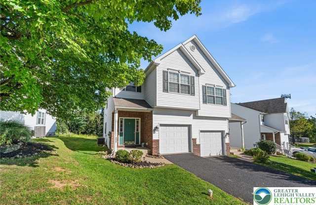 1537 Crest Park Court Gallery 1