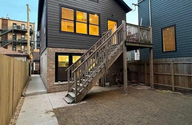 1751 W Superior Street photos photos