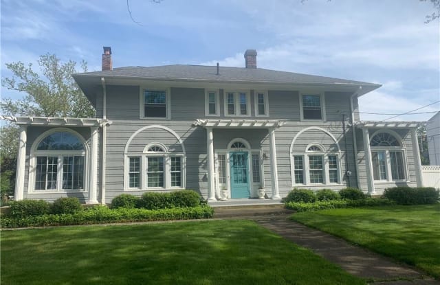 1405 West Erie Ave - 1405 West Erie Avenue, Lorain, OH 44052
